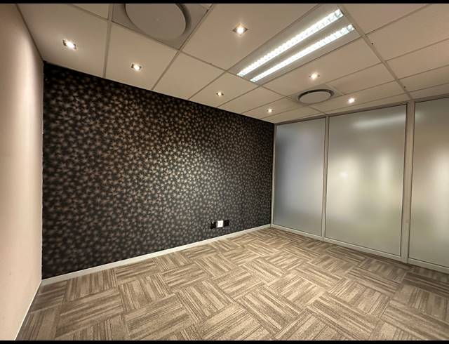 509.30M² OFFICE TO LET IN HIGHVELD